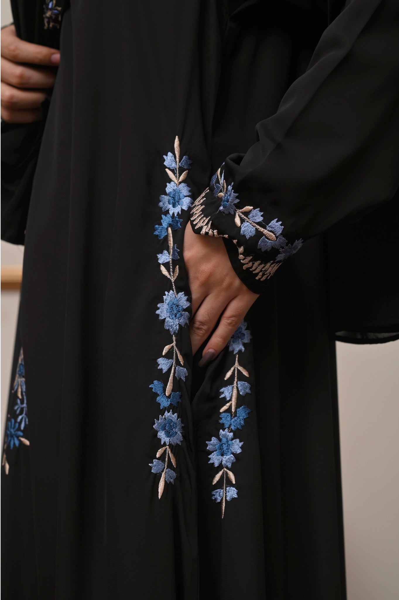 Black Pocket Abaya
