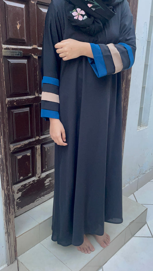 Black pleated abaya
